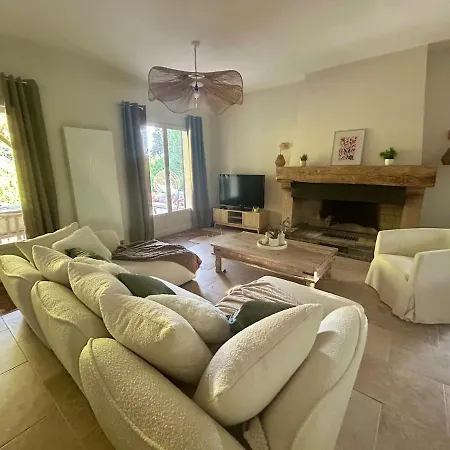 Charmante Maison Avec Piscine Privée Dans Un Parc Arboré Hébergement de vacances *
